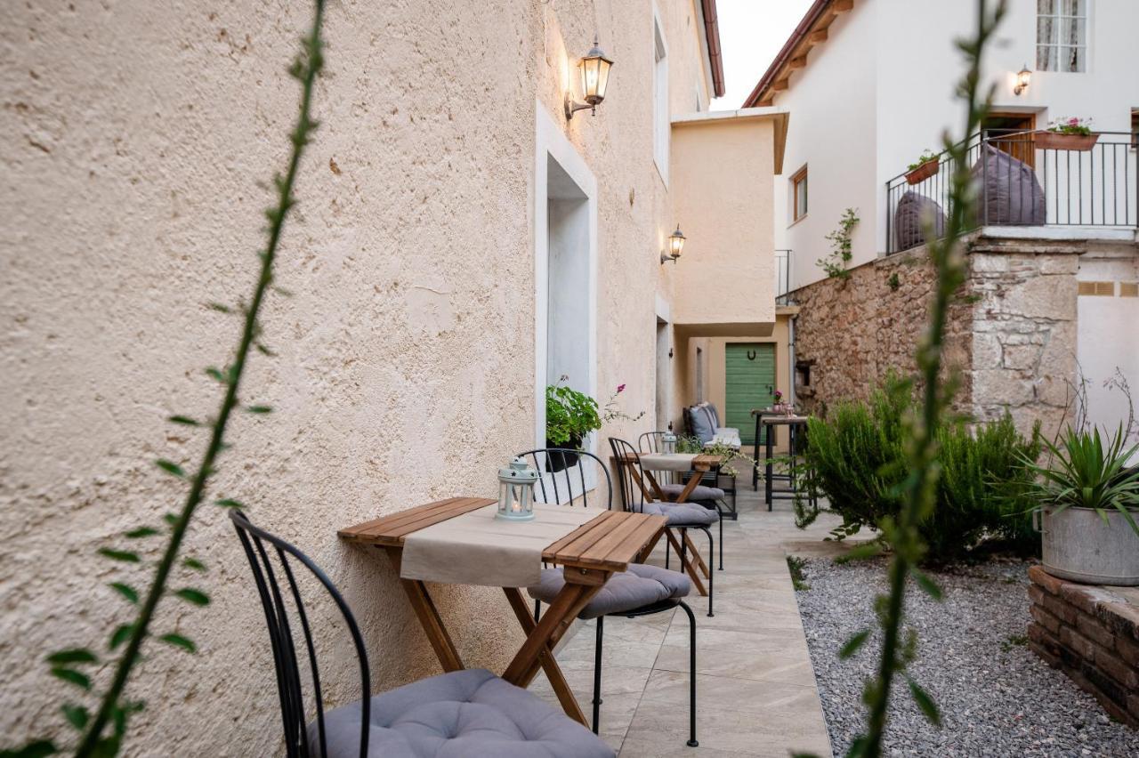 Boutique B&B Mali Pariz Grizane-Belgrad Exterior photo