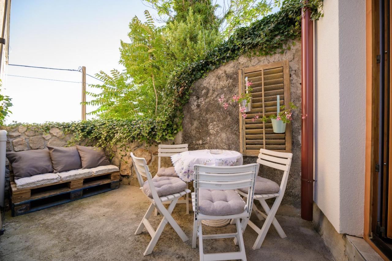 Boutique B&B Mali Pariz Grizane-Belgrad Exterior photo